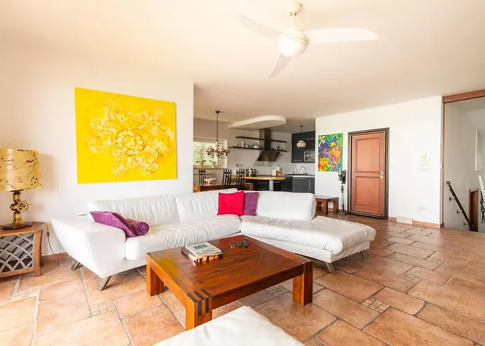 Bellavista Ii 公寓 *